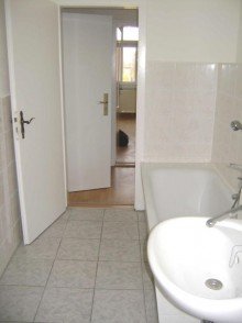Bad Bild 2 1 Monat kaltmietfrei ** - 1 Zi.-Whg. mit Einbauk�che, nur ca. 700 m bis zur Altstadt