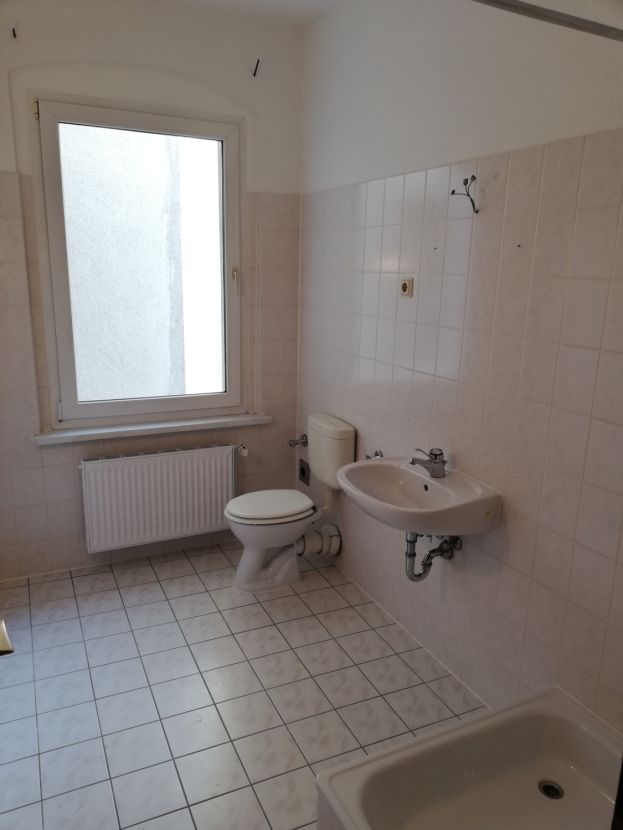 Bad Bild1 Freiberg Etagenwohnung Sofort beziehbare, gro�z�gige 2 Zimmerwohnung in Top Lage der Altstadt